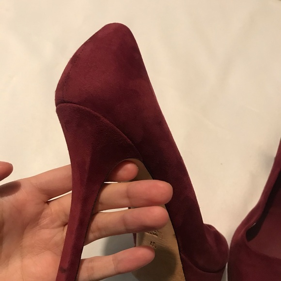 Gucci Scamosciato Tibet Burgundy Suede Platform Heels - Picture 8 of 12